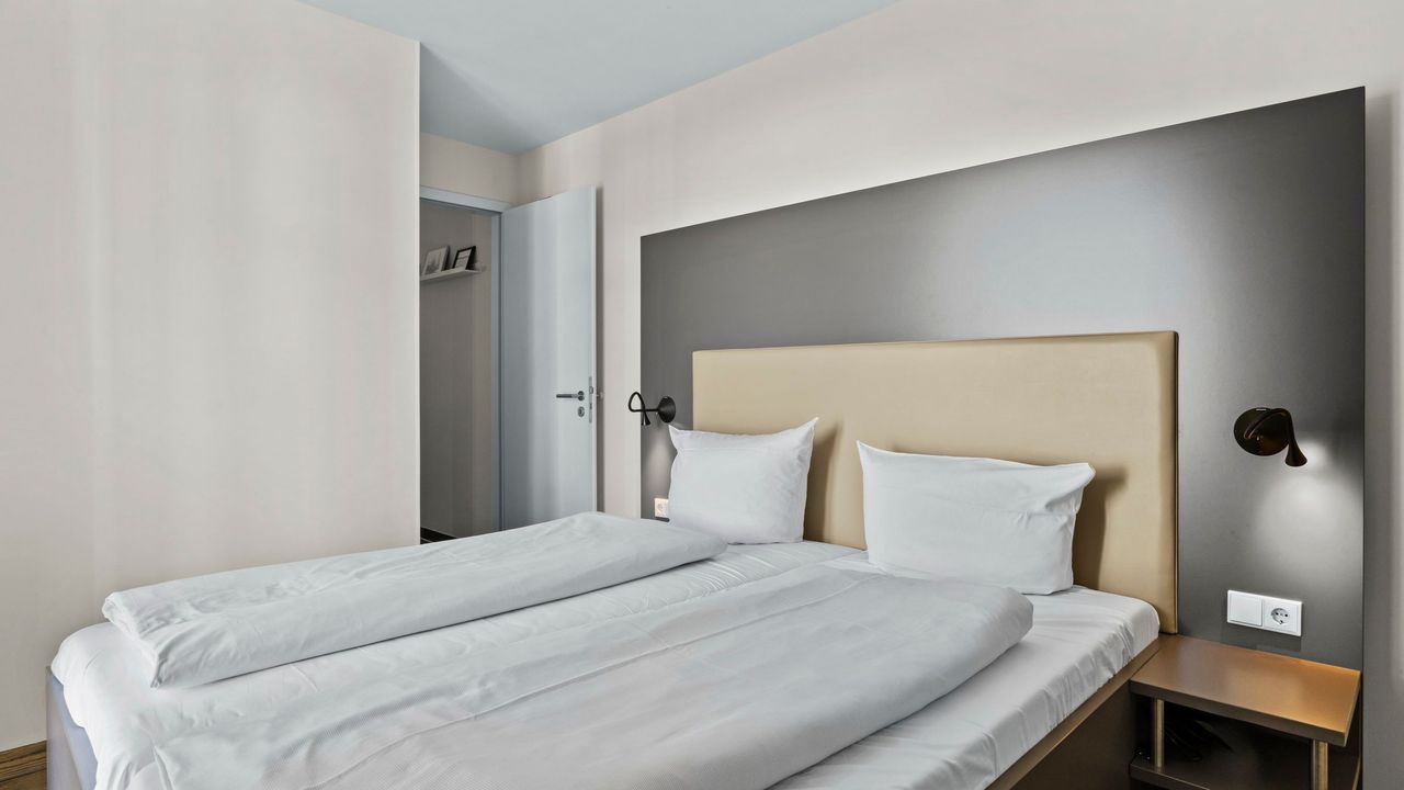 Schlafzimmer mit Doppelbett Schlafzimmer mit Doppelbett